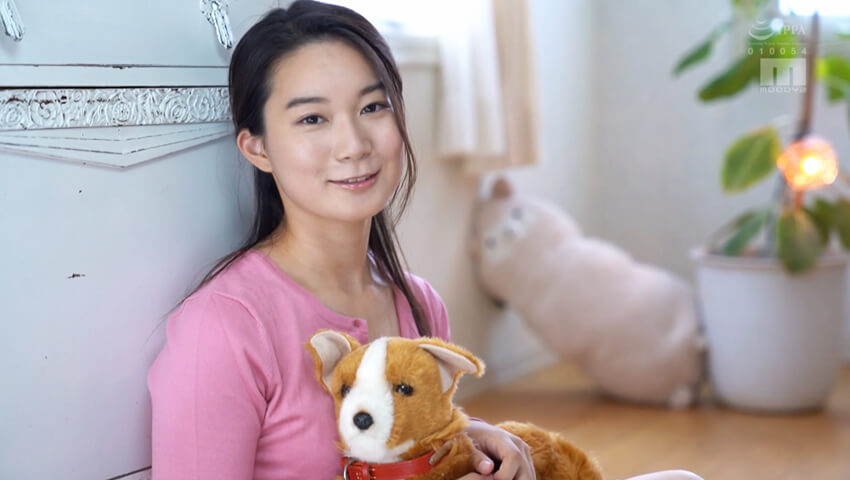 ドMの才能開花寸前で引退─。凛々しくエロい女優。あゆみ莉花